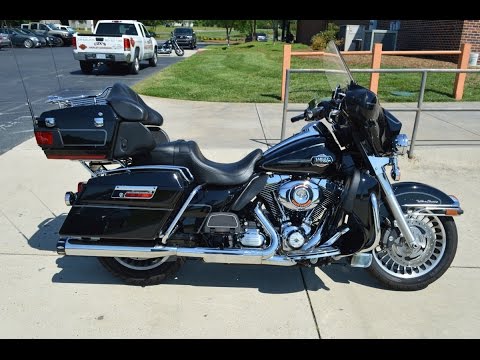 2013 Harley-Davidson® FLHTCU - Electra Glide® Ultra Classic® 7006