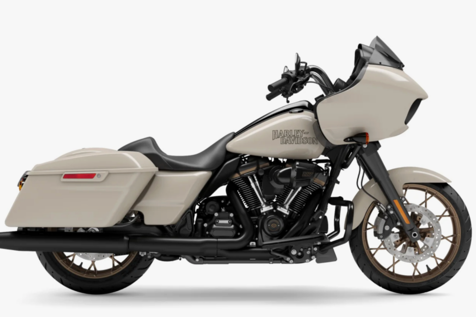 Discover the Power of the 2023 Harley-Davidson® Road Glide™ ST in ...