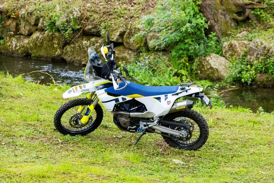 dual sport motorcycle suspension