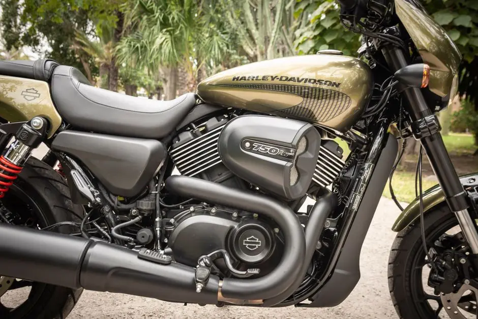 Harley-Davidson Street 500 rider view