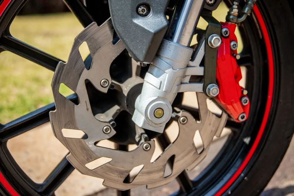 motorcycle brake safety tips